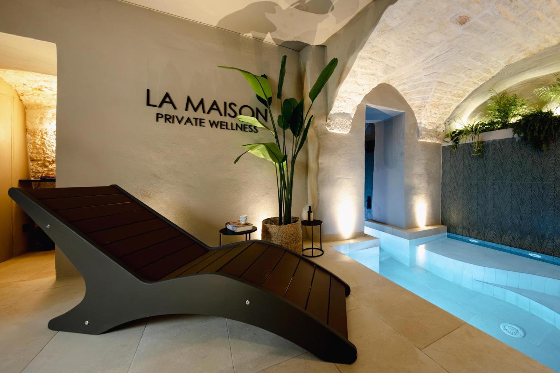 La Maison - Private Wellness オストゥーニ エクステリア 写真