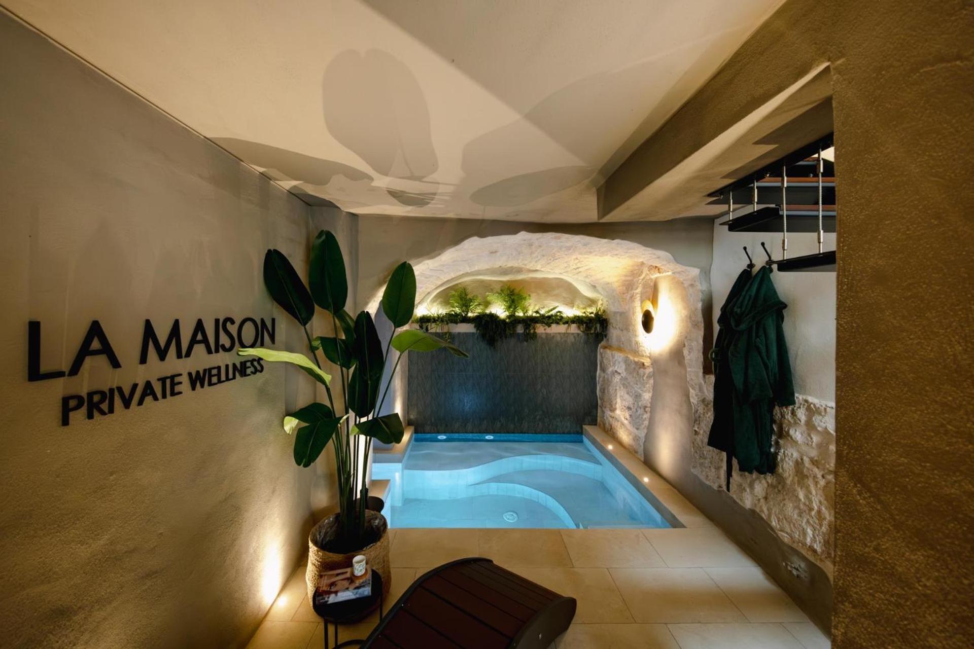 La Maison - Private Wellness オストゥーニ エクステリア 写真